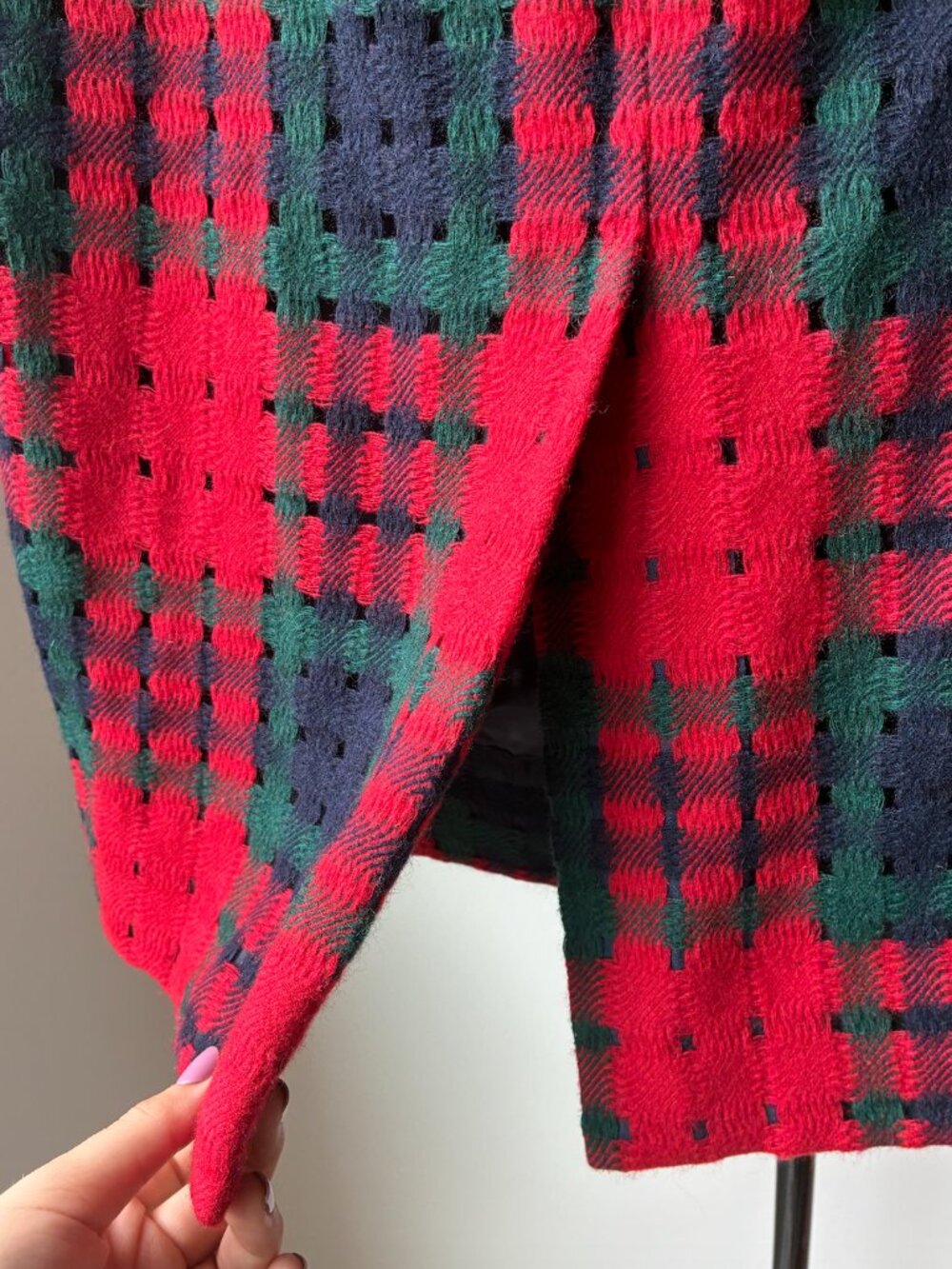J. Crew Lattice Wool Knit Red and Green Midi Pencil Skirt - Size 0 - Picture 4 of 9